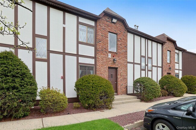 Primary Photo - 135 W Nyack Rd