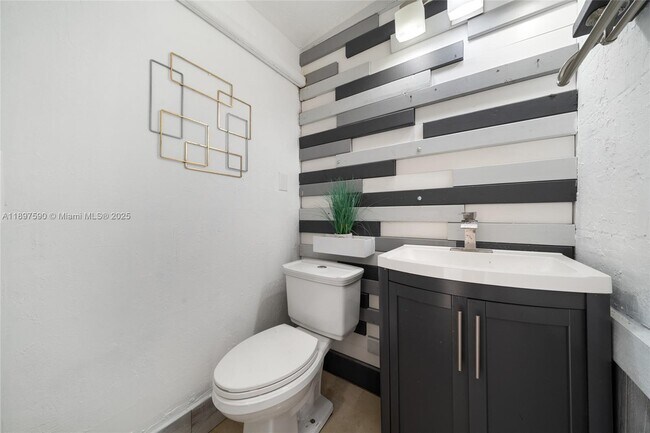 Building Photo - 845 NW 2nd St