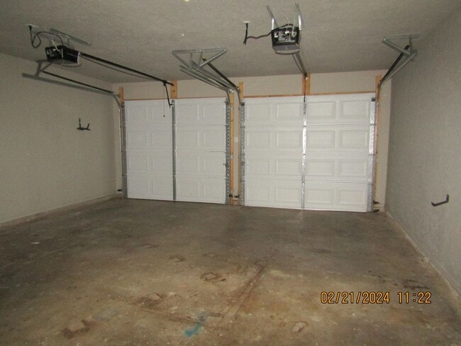 Building Photo - MacArthur Schools Area!