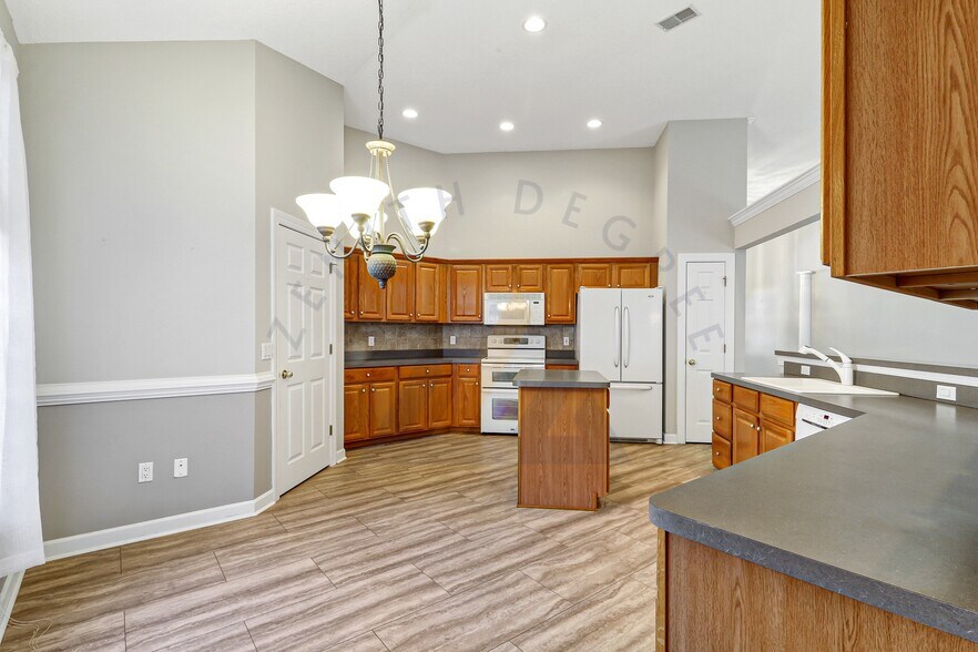 Building Photo - 11 Eagle Pointe Cir