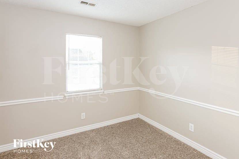 Building Photo - 3380 Chadbury Dr NW