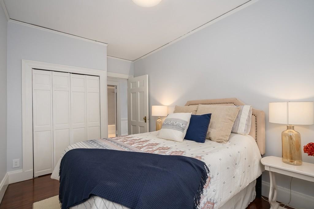 Building Photo - 112 Pinckney St