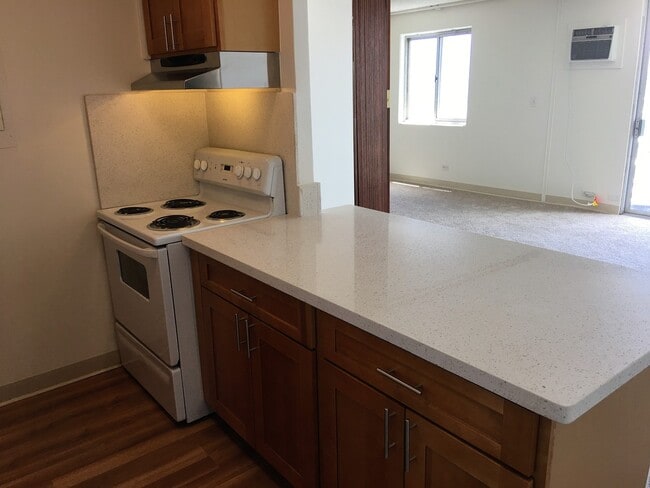 Building Photo - Recently Remodeled 1 Bdrm. 1 Bath w/ 1 Reserved Parking Stall