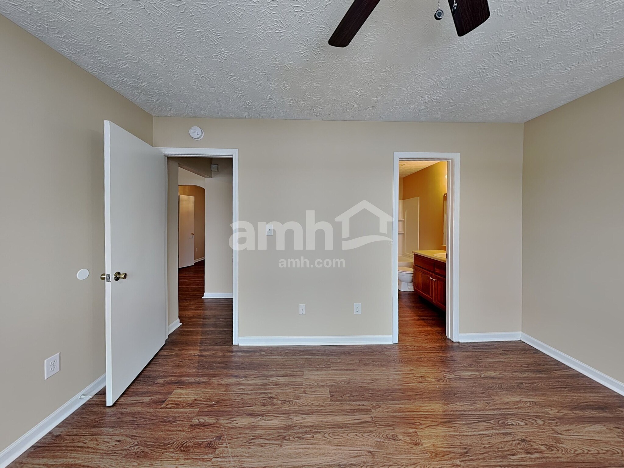 Building Photo - 1484 Persimmon Cir