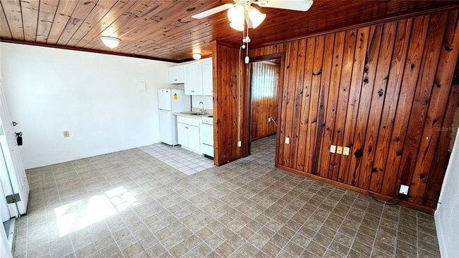 Building Photo - 19 N Mango St