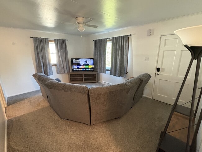 Building Photo - 22 Savannah St