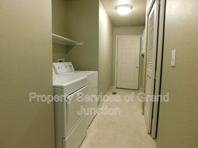 Building Photo - 785 Glen Ct