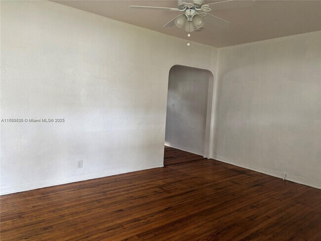Building Photo - 1842 Funston St
