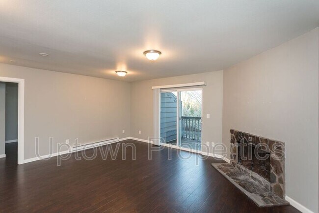 Building Photo - 12225 SW Longhorn Ln