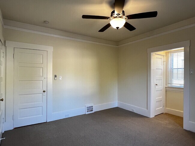 Building Photo - Bright and Spacious 5 Bedroom Home in San Anselmo