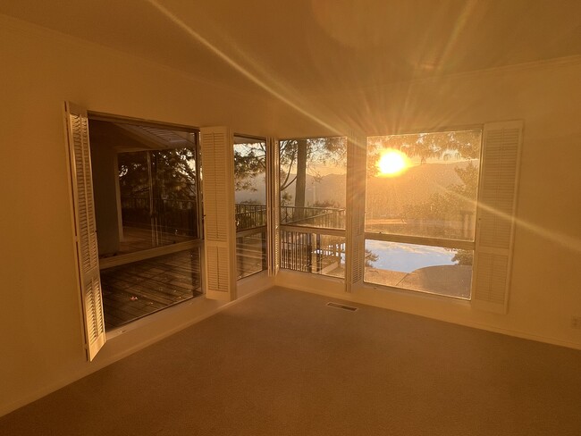 Building Photo - 490 Starlight Crest Dr