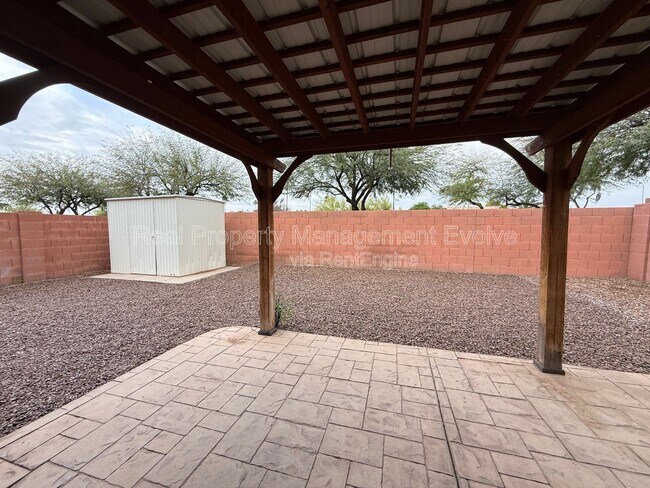 Building Photo - 9854 E Escondido Ave