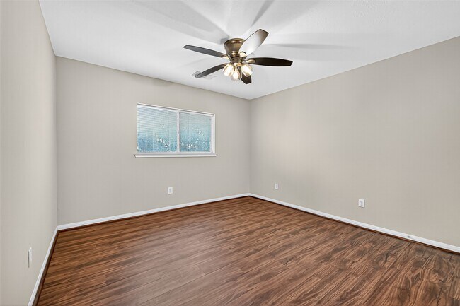 Building Photo - 17162 Summer Hollow Dr