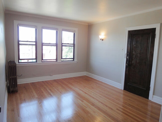 Building Photo - 1941 Grove Ave