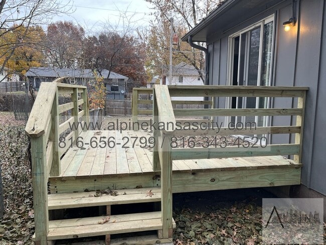 Building Photo - Updated Independence Duplex, Fort Osage SD