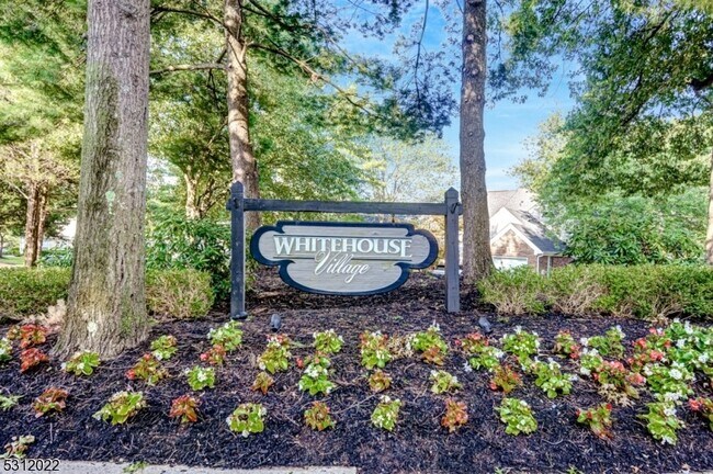 Building Photo - 184 Aster Ct