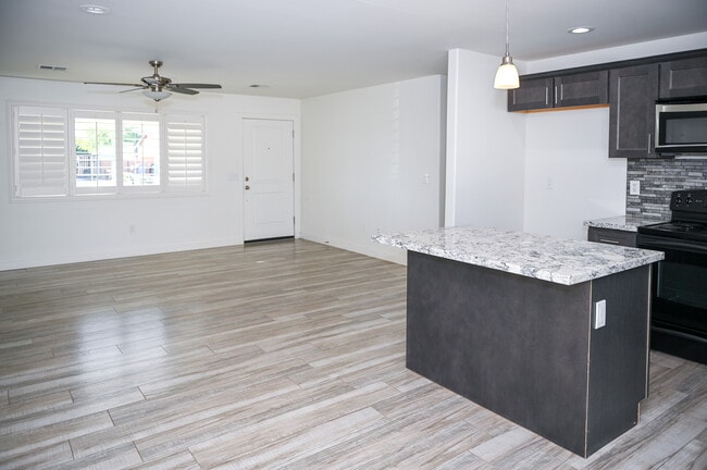 Building Photo - 19601 N 33rd Ave