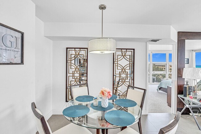 Building Photo - 525 N Ocean Blvd