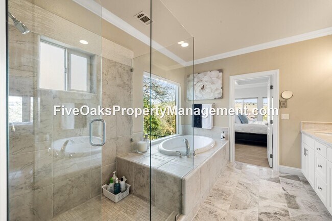 Building Photo - 5185 Mertola Dr