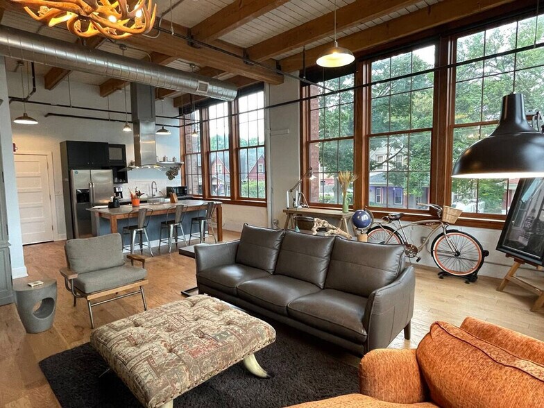 Building Photo - 325 Rutgers St