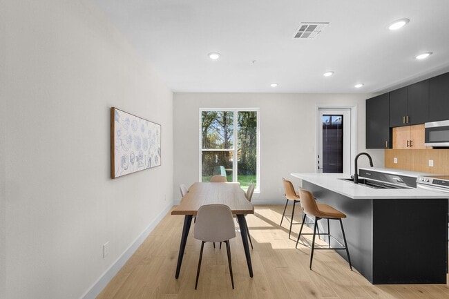 Building Photo - BRAND NEW 4 Bed/4 Bath Townhome Available for August Pre-Lease!