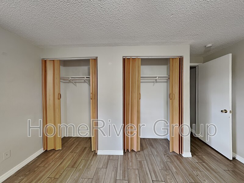 Building Photo - 1207 E 108th Ave