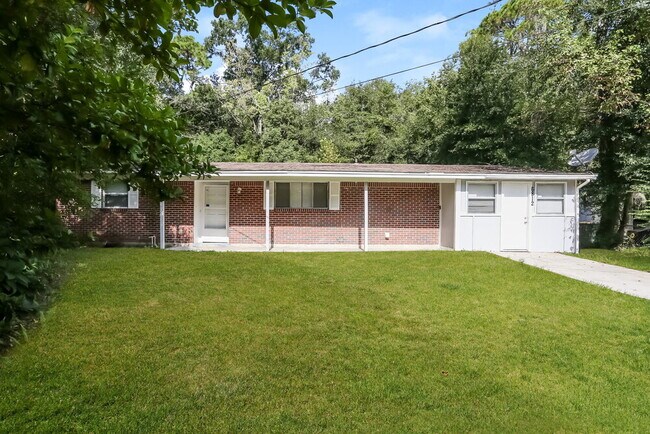 Building Photo - 6812 Hawkins Ct
