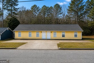 Building Photo - 6112 Green Acres Dr SW