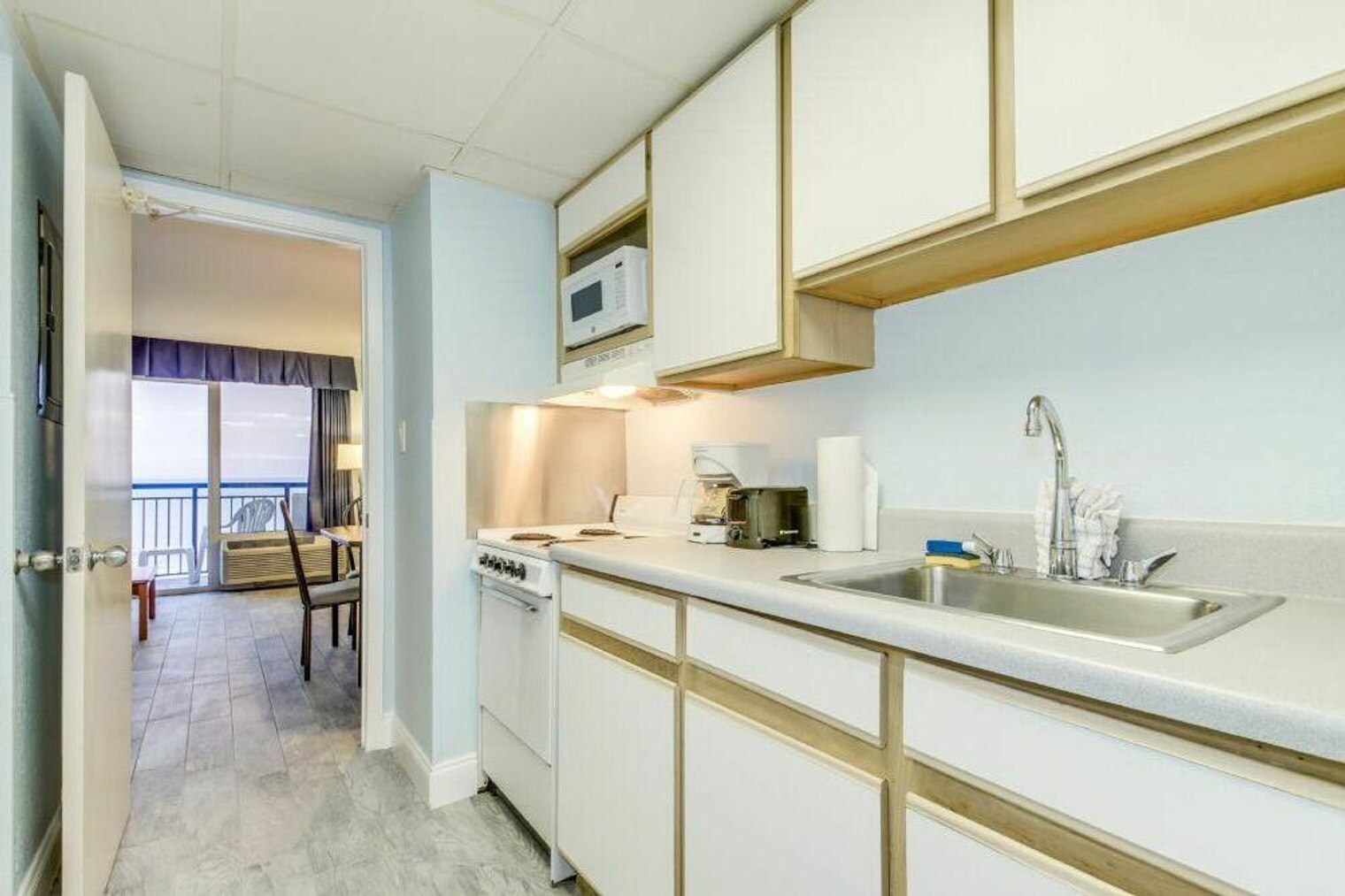 Building Photo - 2300 N Ocean Blvd