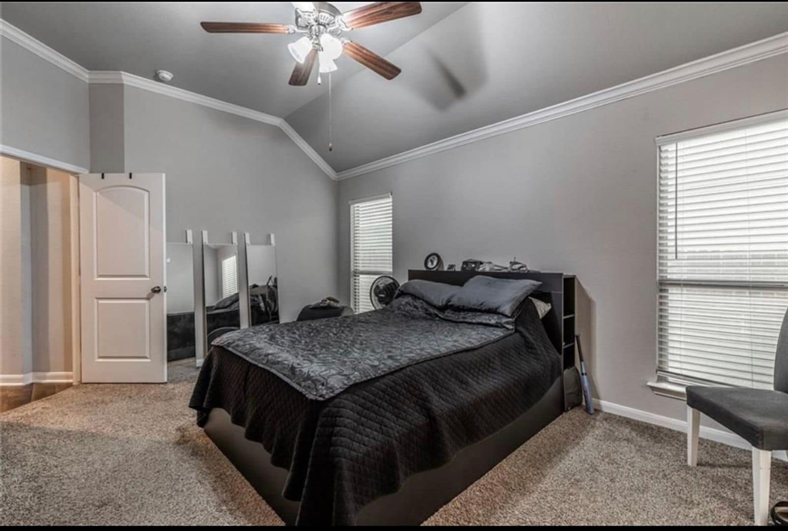 Building Photo - 8219 Quiet Hollow Dr