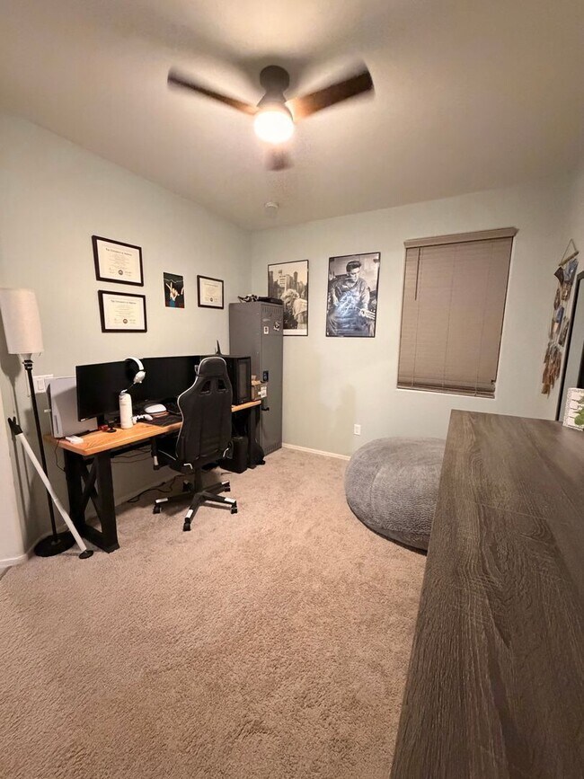Building Photo - 9020 E Pantano Bluff Dr
