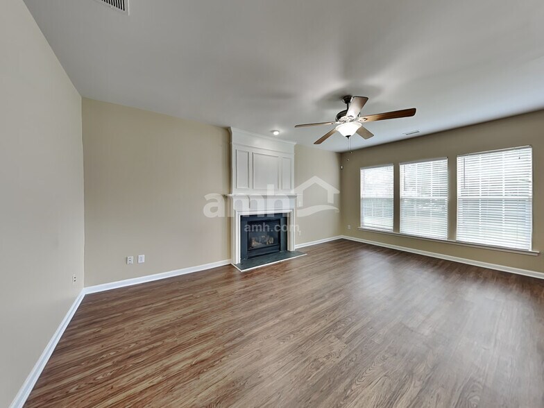 Building Photo - 10638 Claude Freeman Dr