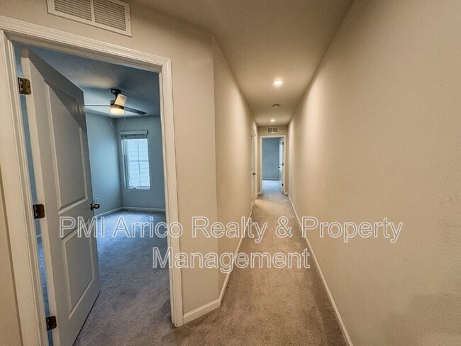 Building Photo - 2144 Laceflower Dr