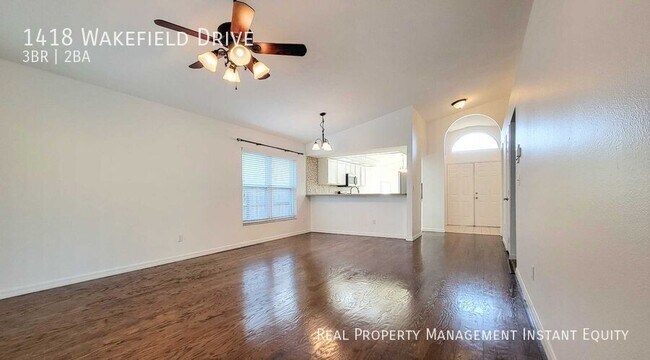 Building Photo - 1418 Wakefield Dr