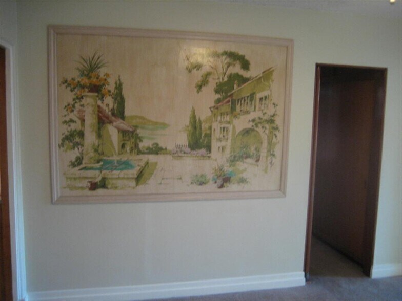 Dining Room mural - 512 S Flower St