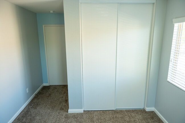 Building Photo - Woodmont