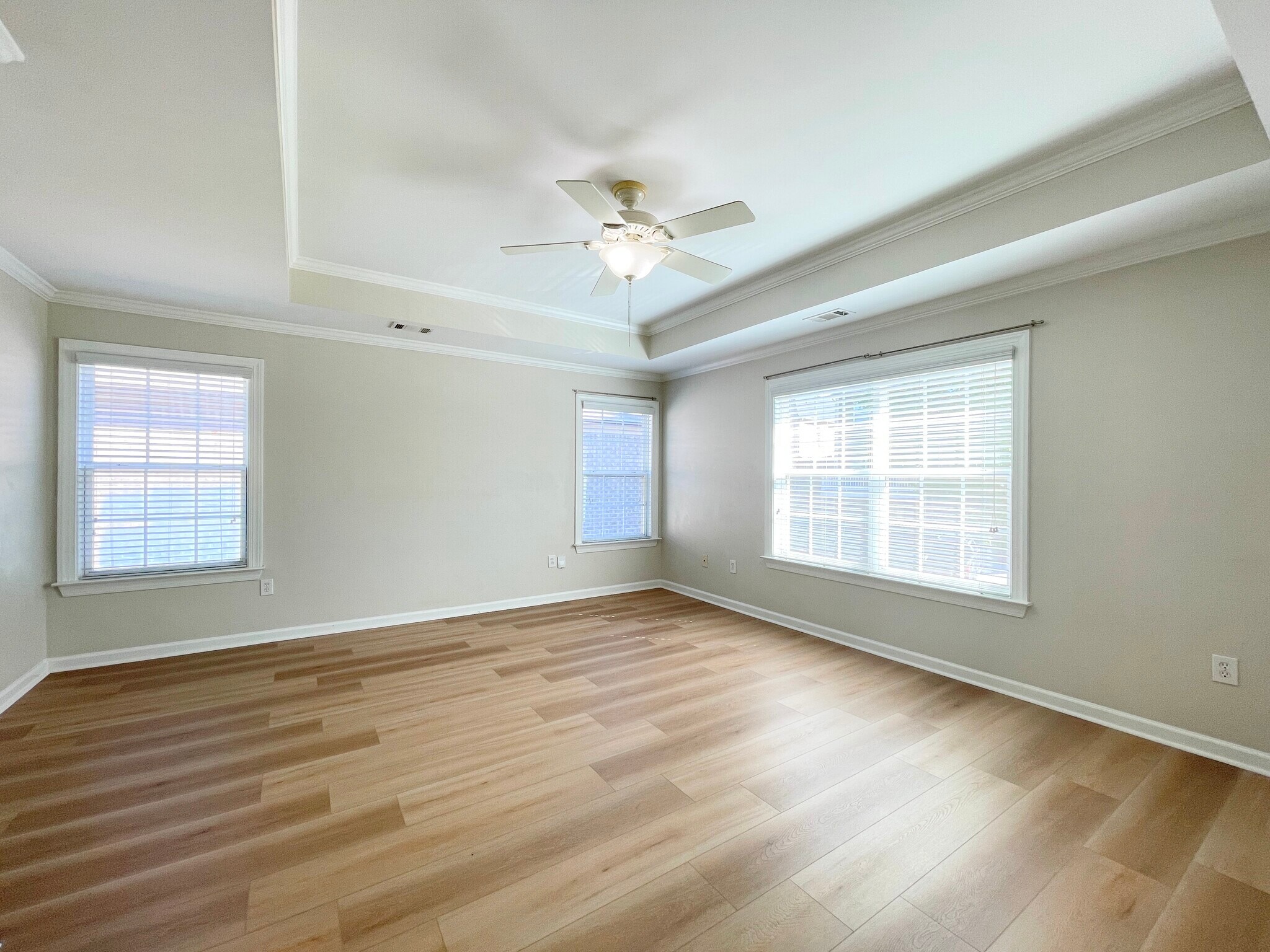 Master bedroom - 2650 Royston Dr