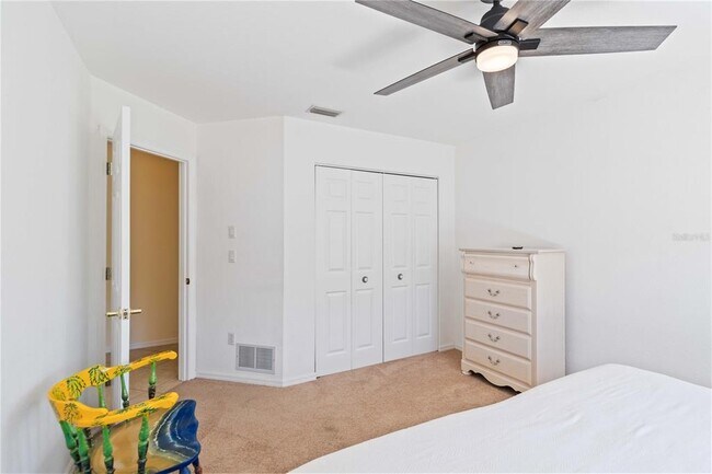 Building Photo - 5 Sportsman Ct