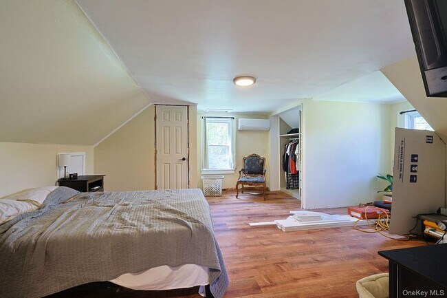 Building Photo - 1604 NY-9G