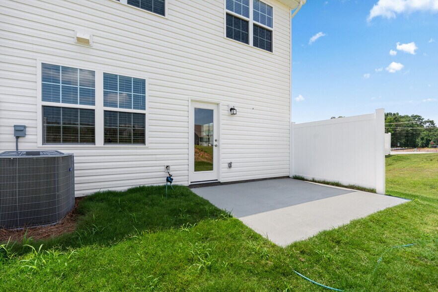 Building Photo - 615 Blaire Ridge Way