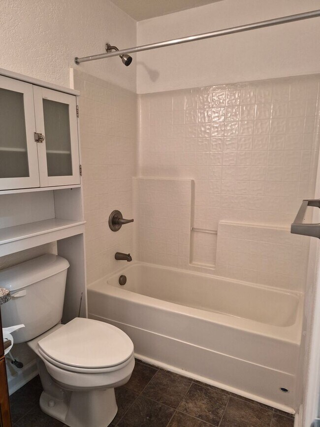 Building Photo - 1723 Fisher Ave