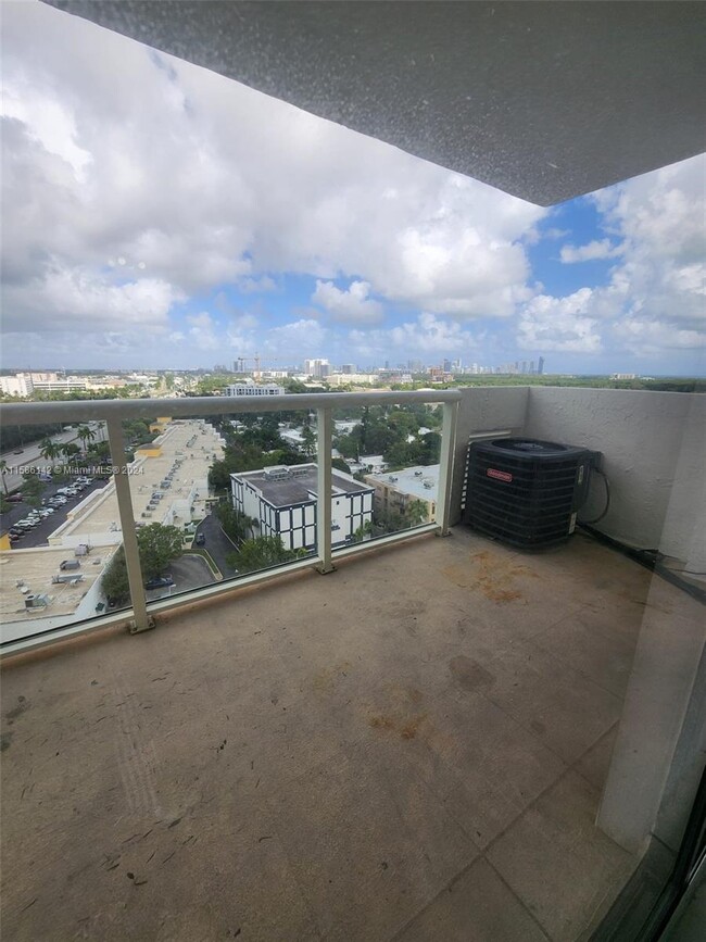 Building Photo - 13499 Biscayne Blvd