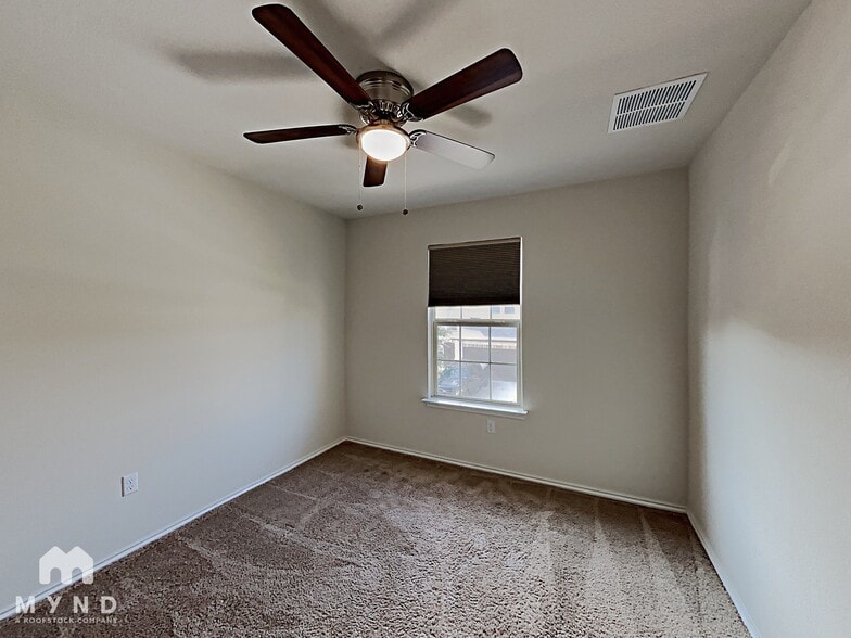Building Photo - 9307 Tanager Way