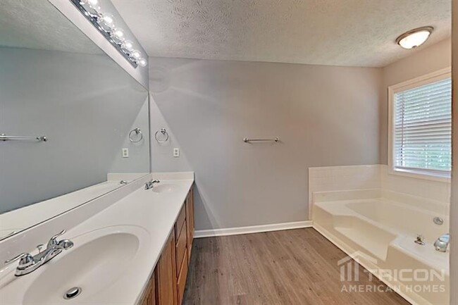 Building Photo - 910 Hounds Ridge Ct