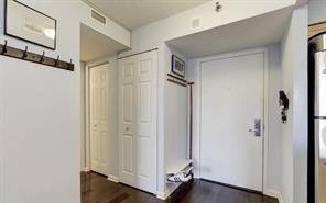 Building Photo - 10101 Grosvenor Pl