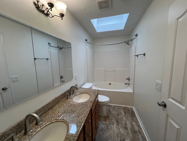 Building Photo - Nice 3 Bedroom 2 Bath plus Bonus Room in Murfreesboro - Available Immediately!