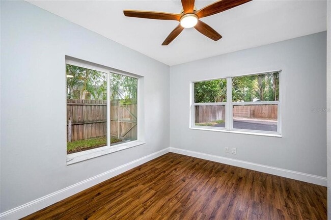 Building Photo - 2851 W Bay Ave