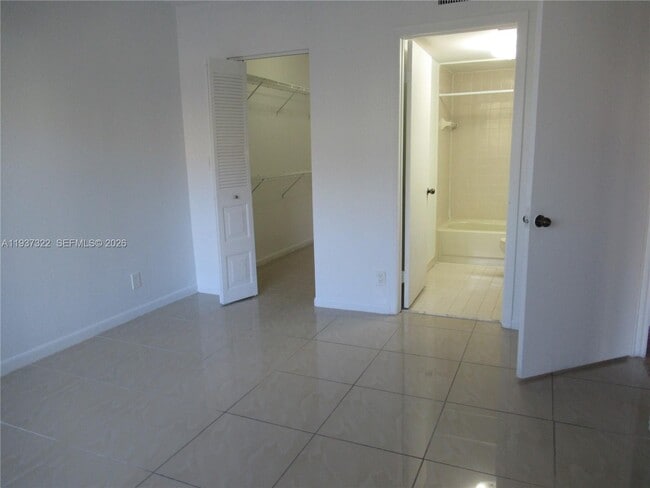 Building Photo - 8100 Geneva Ct