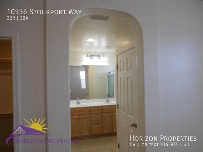 Building Photo - Modern Two-story 3 Bed 2.5 Bath 1,374 sqft...