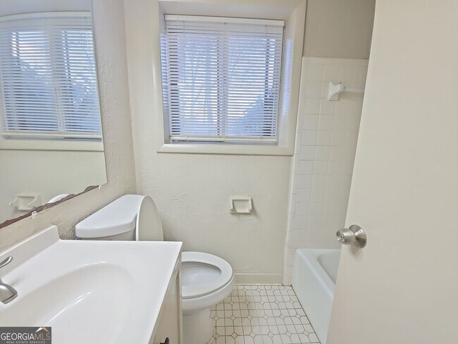 Building Photo - 1632 Jolly Green Ct